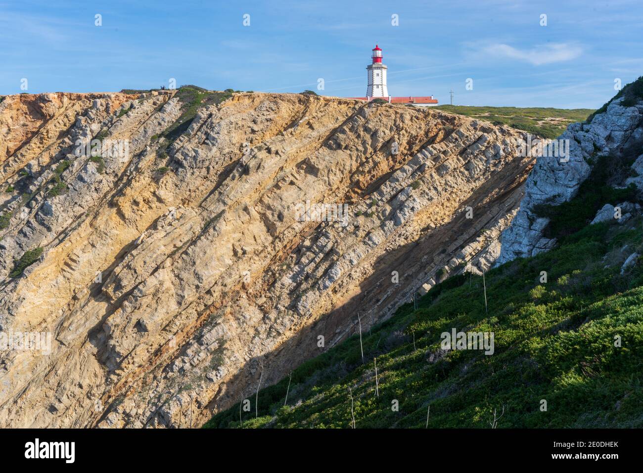 Paysage du cap de Capo Espichel avec le phare et les falaises de mer, au Portugal Banque D'Images