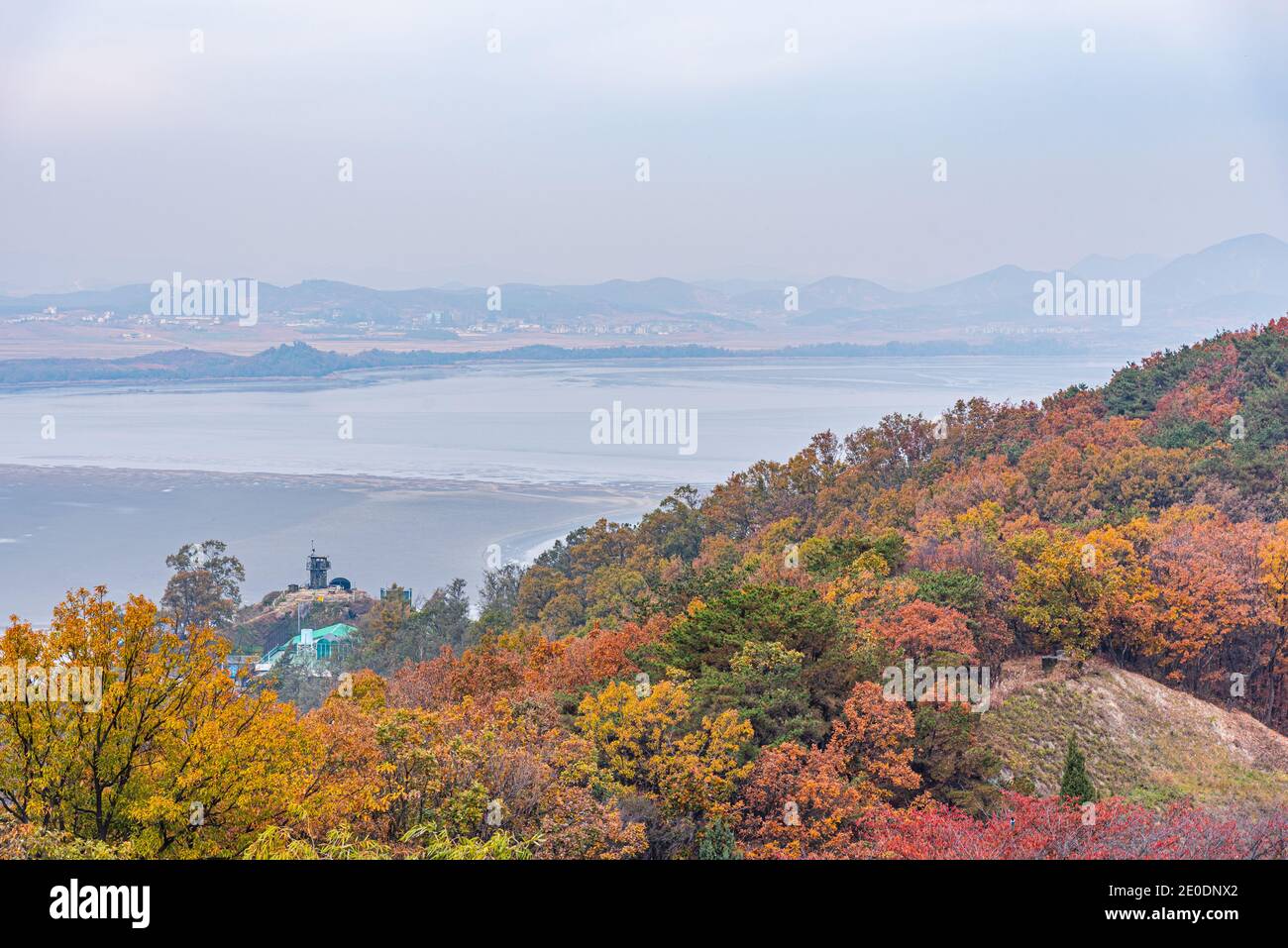 Corée du Nord vue de ODU Mt. Observatoire de l'unification, République de Corée Banque D'Images