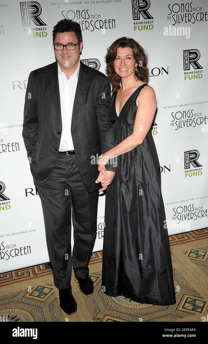 Vince Gill et Amy Grant ont assisté au dîner après le concert Revlon 2012 pour The Rainforest Fund à l'hôtel Pierre de New York, NY, USA, le 04 avril 2012. Photo de Brad Barket/ABACAPRESS.COM Banque D'Images