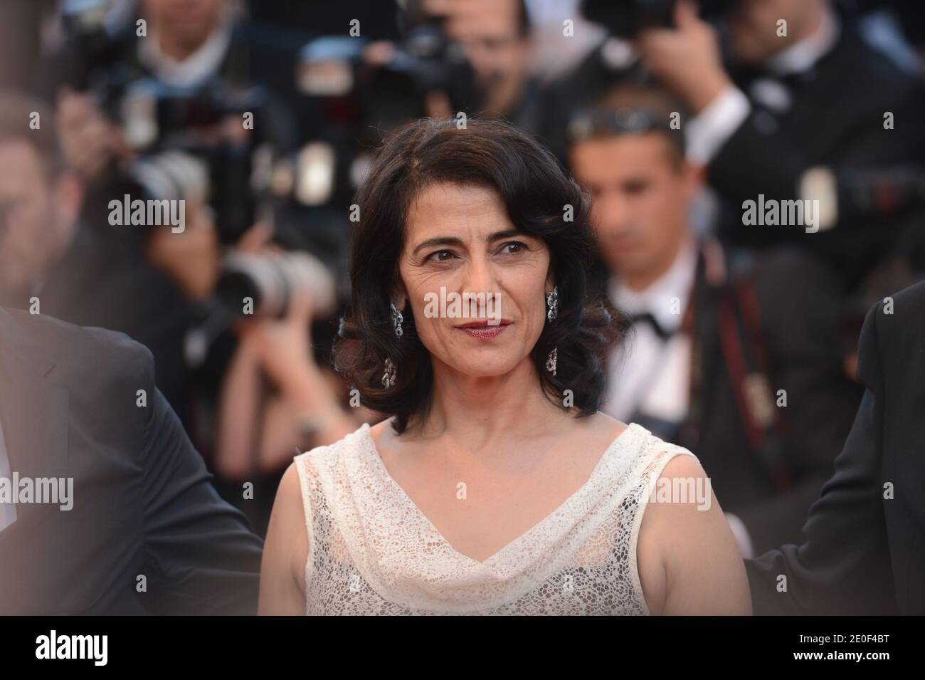 Hiam Abbas arrive pour la projection du "Royaume de montée" pour l'ouverture du 65e Festival de Cannes, à Cannes, France, le 16 mai 2012. Photo par Ammar Abd Rabbo/ABACAPRESS.COM Banque D'Images