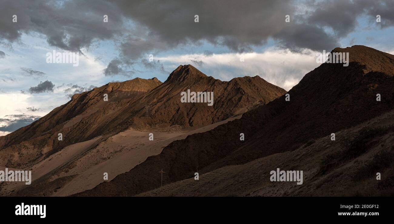 Paysage le long de la rue à Old Tsetang, Tibet - Chine Banque D'Images