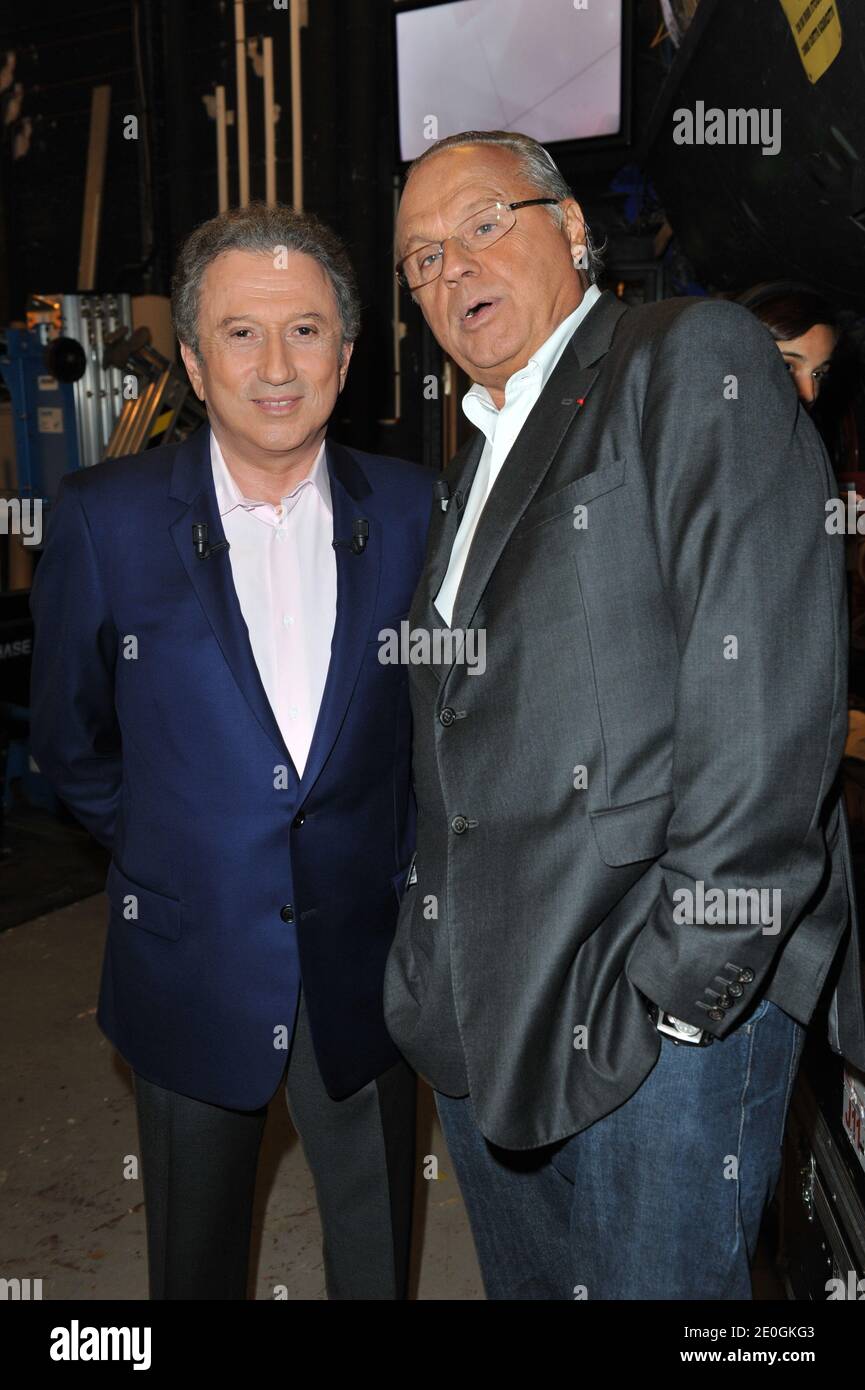 Michel Drucker et Gérard Louvin à l'enregistrement du vivre Dimanche le 25 avril 2012 à Paris, France. Photo de Max Colin/ABACAPRESS.COM Banque D'Images