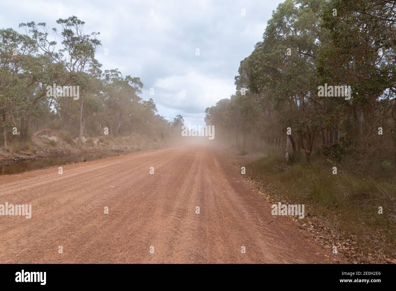 Une route poussiéreuse Gravel Road à l'est d'Augusta en Australie occidentale Banque D'Images
