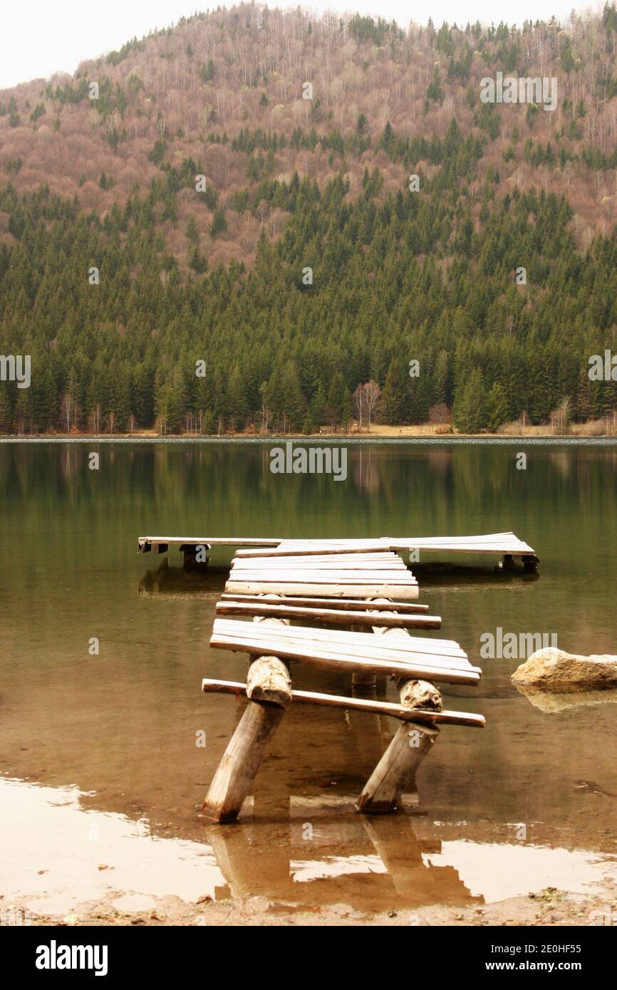 Lac Sfânta Ana, un lac volcanique dans le comté de Harghita, Roumanie Banque D'Images