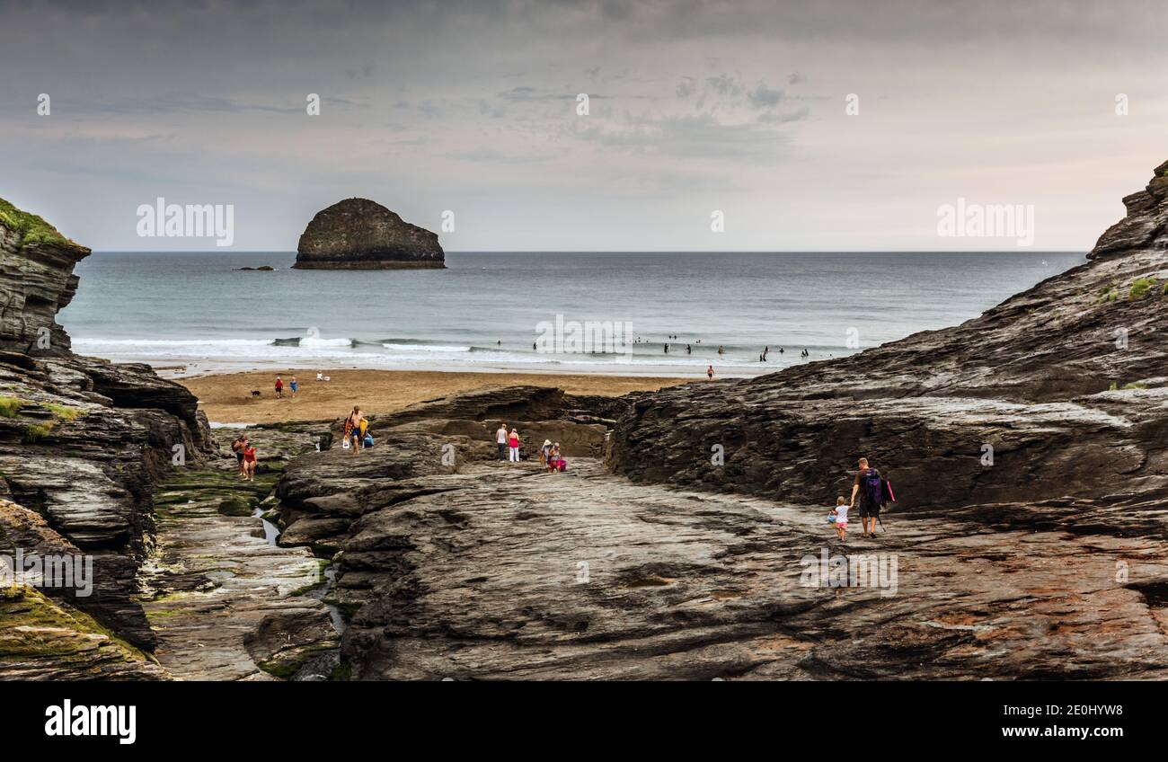 Plage de Trebarwith Strand dans le nord de Cornwall, Angleterre, Royaume-Uni Banque D'Images