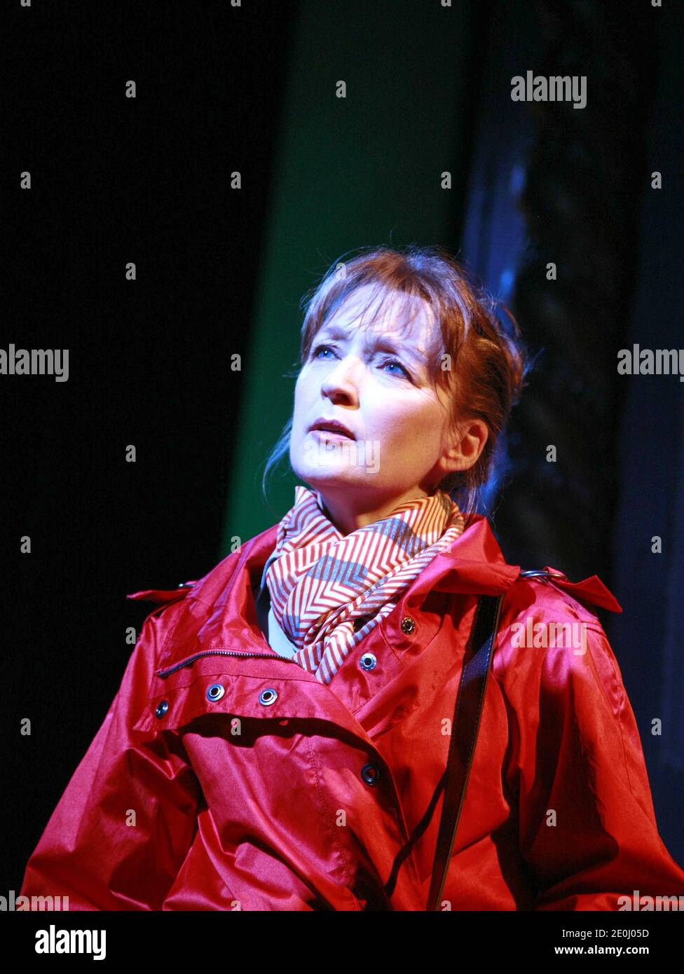 Lesley Manville (Manuela) dans TOUT SUR MA MÈRE par Samuel Adamson au Old Vic Theatre, Londres SE1 04/09/2007 basé sur le film de Pedro Almodovar design: Hildegard Bechtler éclairage: Bruno poète directeur: Tom Cairns Banque D'Images