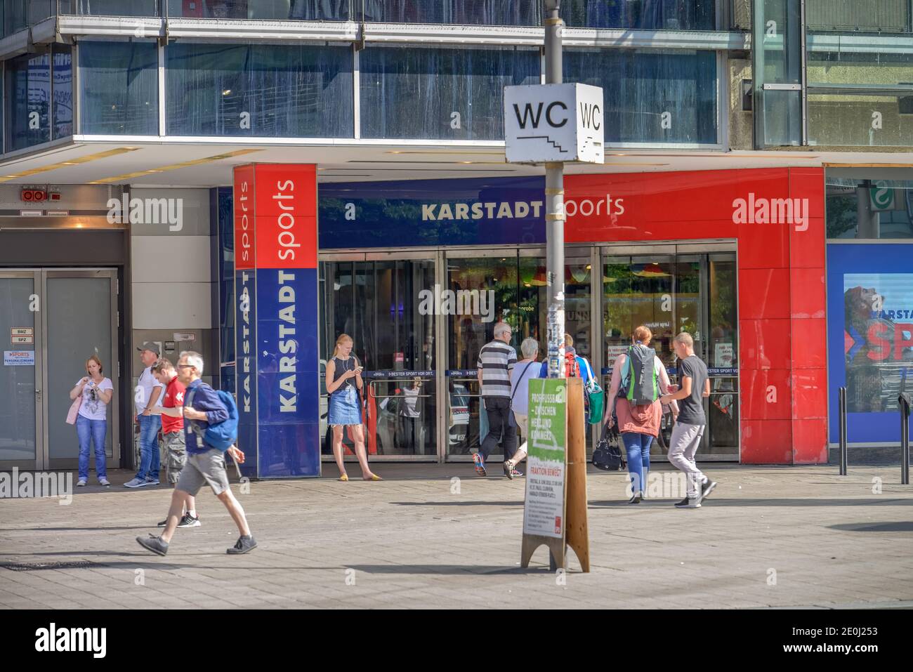 Karstadt Sport, Moenckebergstrasse, Hamburg, Deutschland Banque D'Images