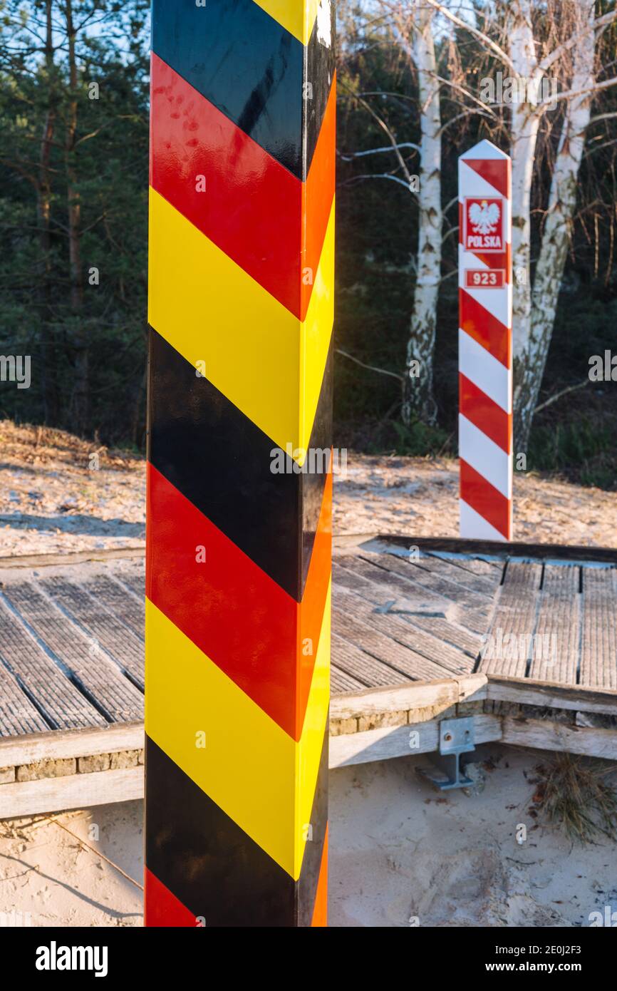 Postes frontière. Allemand Pologne traversée des terres entre les pays de l'Union européenne Banque D'Images