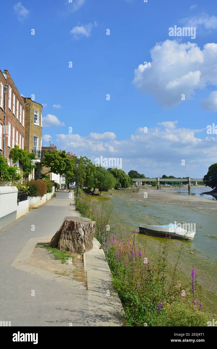 Thames Riverside, Kew, West London, Royaume-Uni Banque D'Images