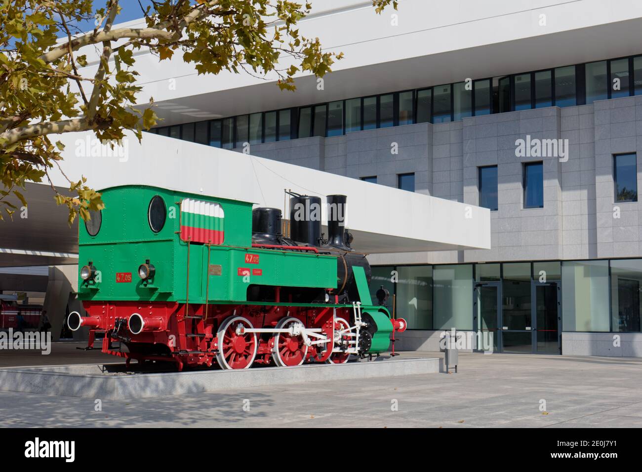 Locomotive à vapeur historique installée à la gare centrale de Sofia, capitale de la Bulgarie Banque D'Images