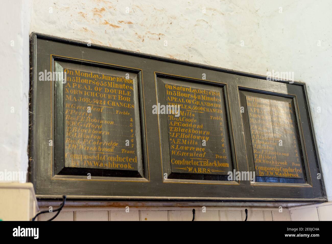 Panneau commémoratif dans le clocher de l'église St Cuthberts Les tourelles d'enregistrement de Wells Somerset ont été enregistrées en 1890 et 1891 Banque D'Images