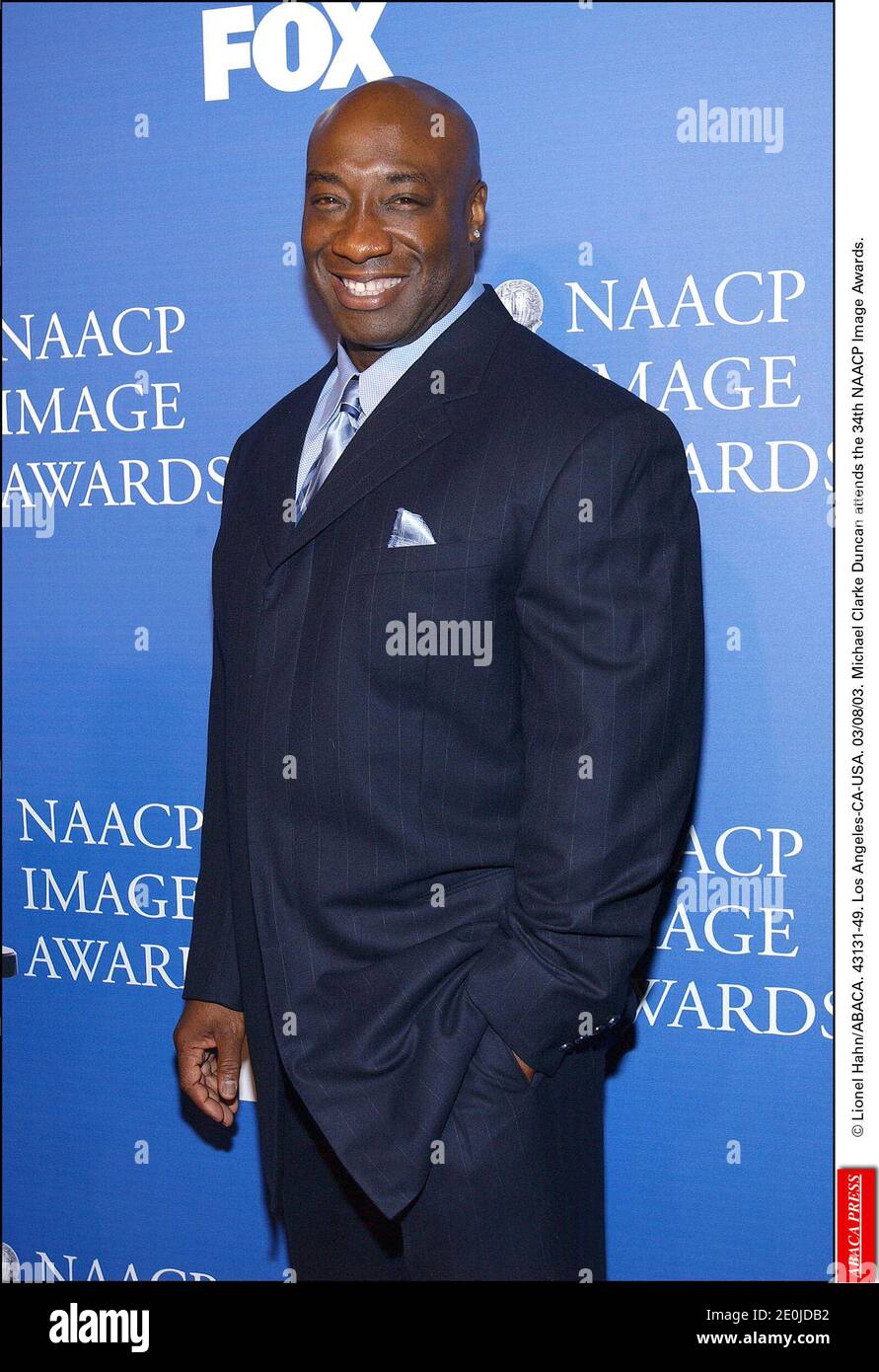 Michael Clarke Duncan, la star du Green Mile nominée aux Oscars, est décédé après près de deux mois de traitement après une crise cardiaque en juillet. L'attaché de presse a publié une déclaration de la partenaire de Duncan, le révérend Omarosa Manigault-Stallworth, disant que l'acteur de 54 ans est décédé lundi matin dans un hôpital de Los Angeles. Photo du fichier : © Lionel Hahn/ABACA. 43131-49. Los Angeles-CA-USA. 03/08/03. Michael Clarke Duncan participe au 34e prix de l'image de la NAACP. Banque D'Images