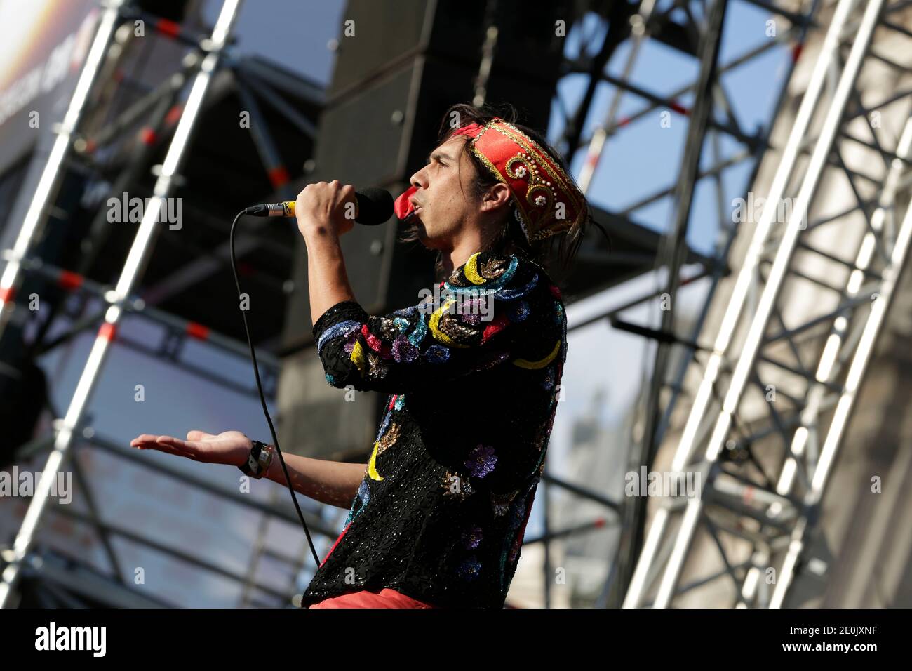 Naïf New Beaters se produit en direct sur la place de l'hôtel de ville lors du Festival des Indétendances de la Fnac à Paris, en France, le 20 juillet 2012. Photo de Felix de Malleray/ABACAPRESS.COM Banque D'Images