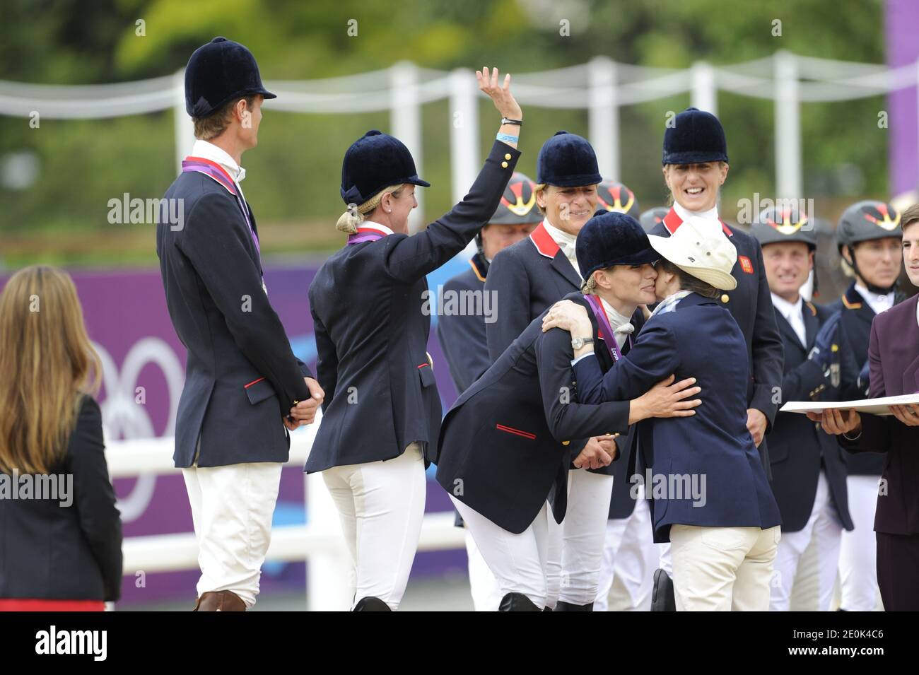 Her Daughter Zara Phillips Banque D Image Et Photos Alamy