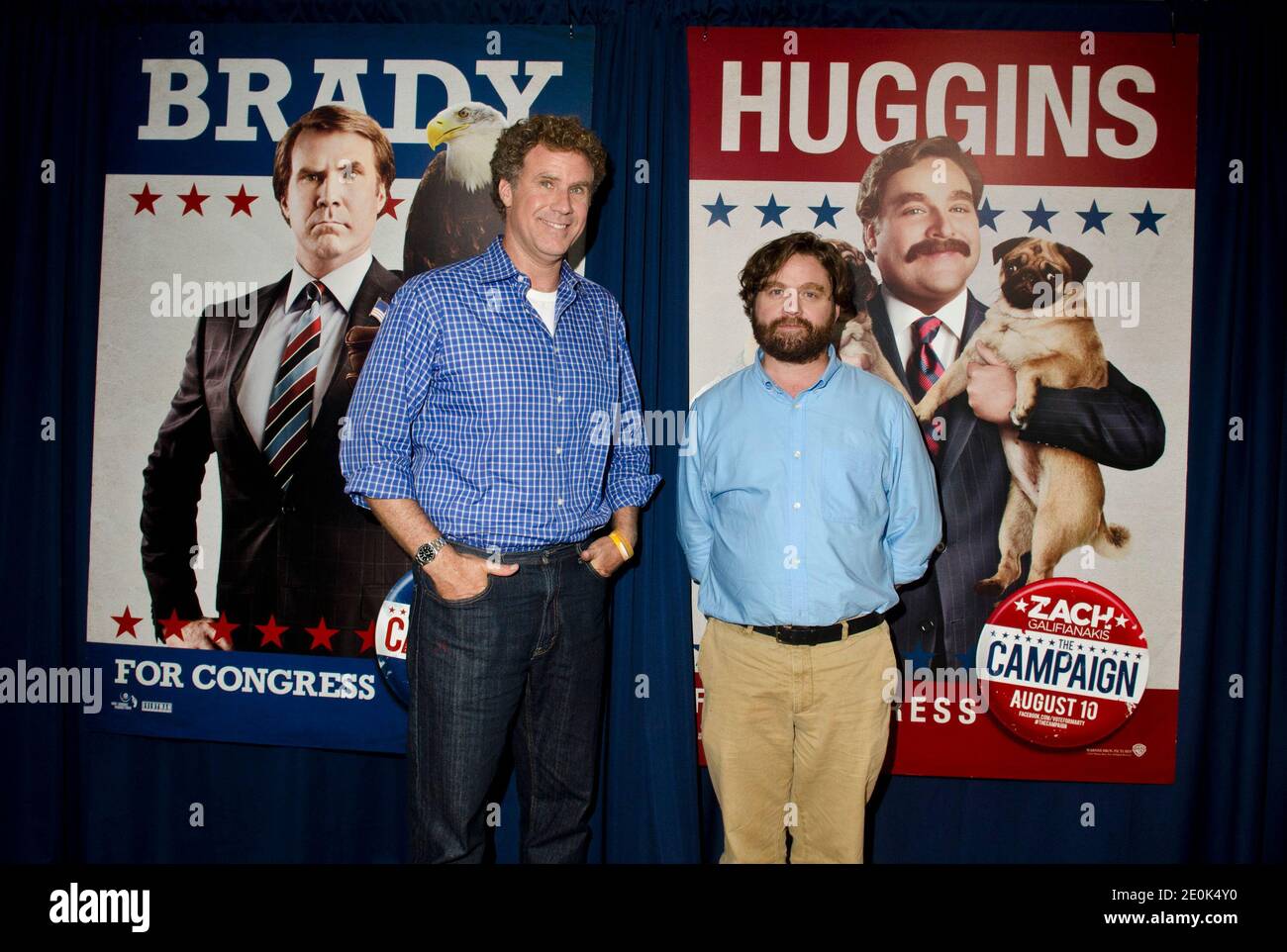 Les acteurs Will Ferrell (L) et Zach Galilianakis se rendent à la Maison Blanche pour une projection de leur nouveau film « The Campaign », qui s'est tenu au Newseum à Washington, DC, Etats-Unis, le 31 juillet 2012. Photo de Kris Connor/ABACAPRESS.COM Banque D'Images