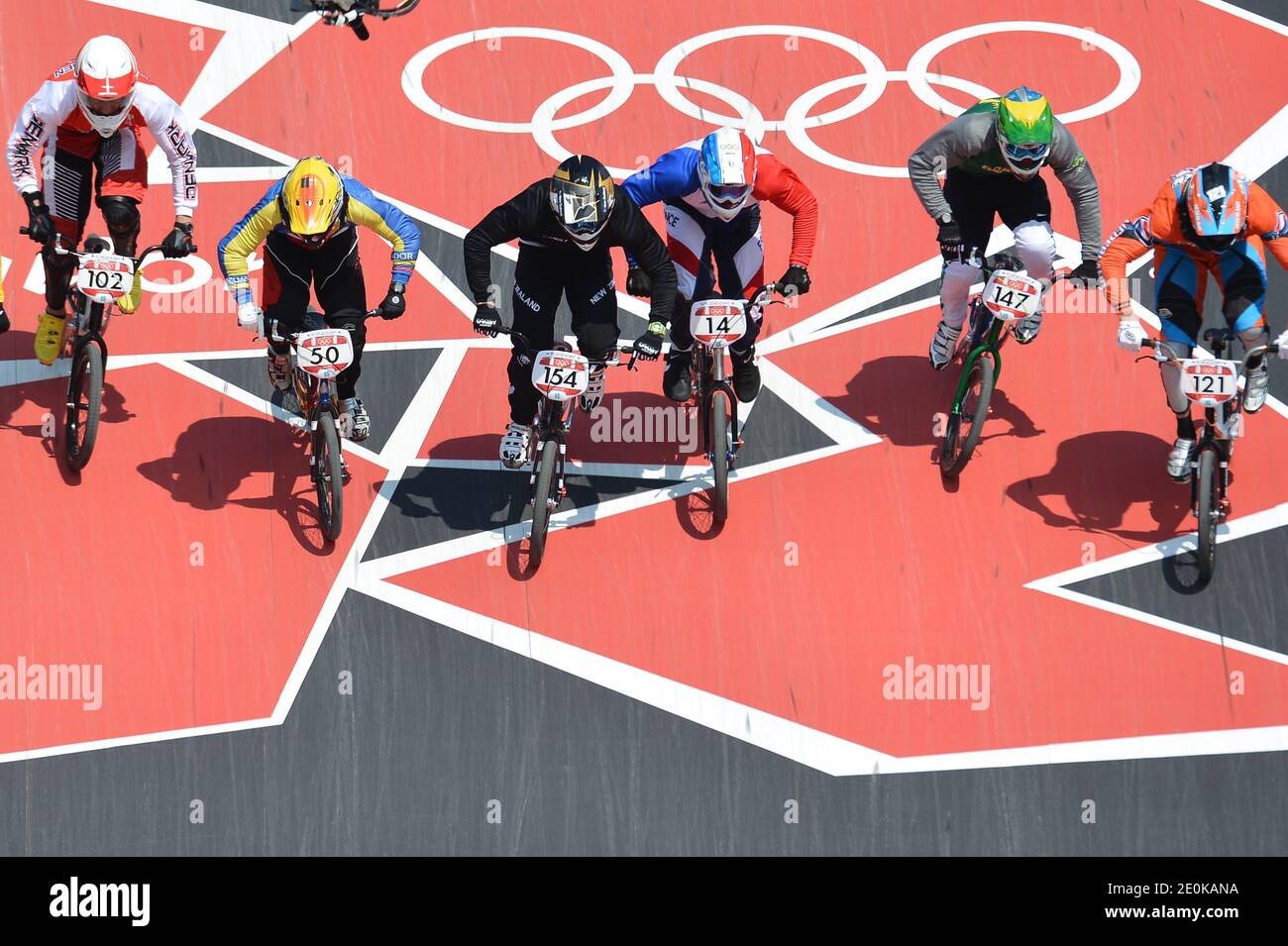 Emilio Andres Falla Buchely en Équateur, Kurt Pickard en Nouvelle-Zélande, Quentin Caleyron en France, Renato Rezende au Brésil et Raymon Van Der Biezen aux pays-Bas concourent sur la piste de chaleur BMX lors des Jeux Olympiques de Londres 2012 à Horse Guards Parade, le 9 août 2012. Photo de Gouhier-Guibbbbaud-JMP/ABACAPRESS.COM Banque D'Images