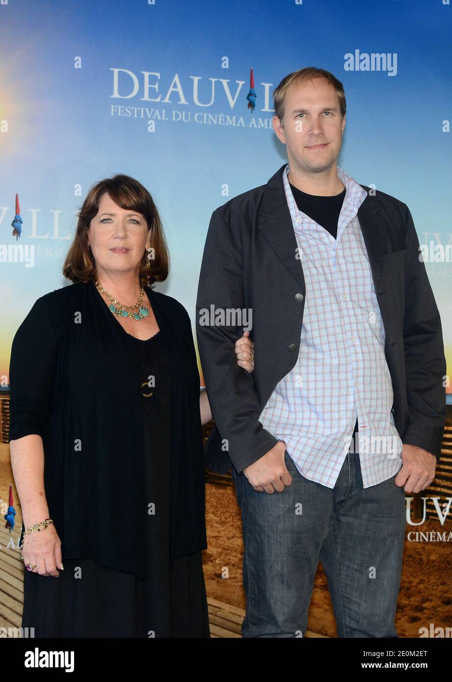 Ann Dowd et Craig Zobel posant au photocall 'Compliance' dans le cadre du 38e Festival américain du film de Deauville à Deauville, France, le 7 septembre 2012. Photo de Nicolas Briquet/ABACAPRESS.COM Banque D'Images