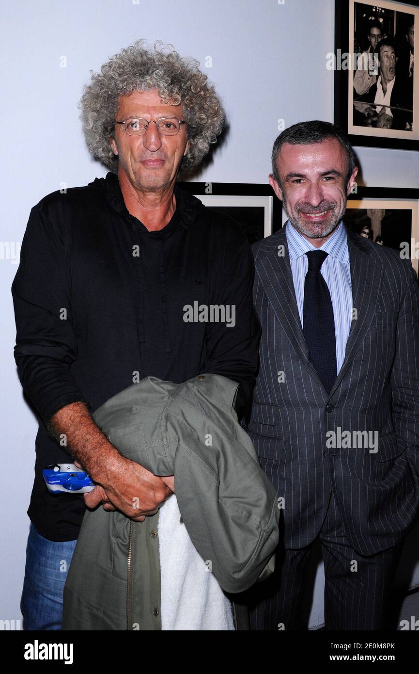 Eli Chouraqui et Alain Seban (Président du Centre George Pompidou à Paris) assistent à la célèbre exposition de photos des photographes paparazzi Bruno Mouron et Pascal Rostain, au Palais de Tokyo, à Paris, le 13 septembre 2012. Photo d'Aurore Marechal/ABACAPRESS.COM Banque D'Images