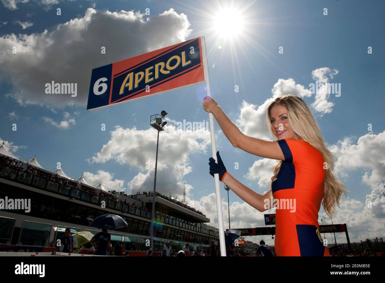 Grid Girl pendant le Grand Prix MotoGP de Saint-Marin à Misano Adriatico, Saint-Marin le dimanche 16 septembre 2012. Photo de Malkon/ABACAPRESS.COM Banque D'Images