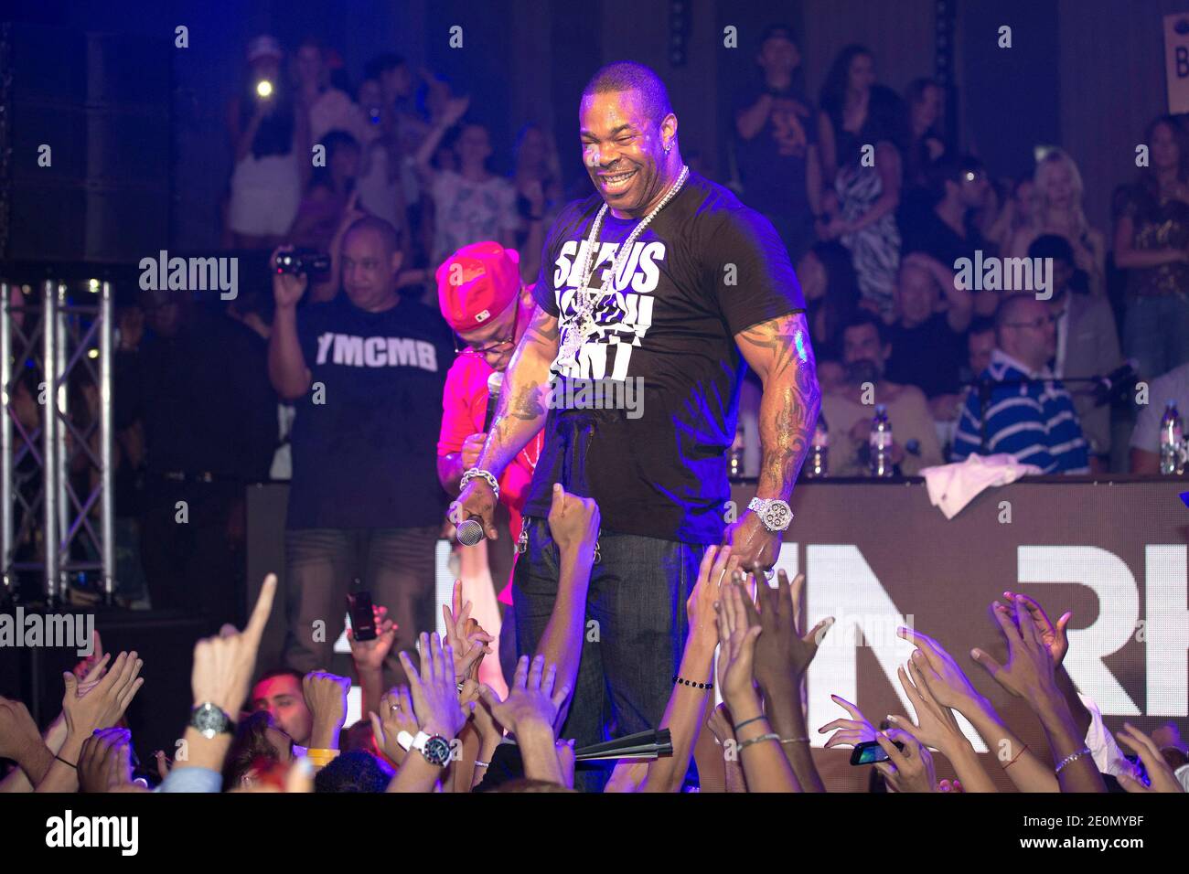 La chanteuse américaine Busta Rhymes se produit à la discothèque Gotha Club  à Palm Beach Cannes, dans le sud de la France, le 04 août 2012. Photo de  Syspeo.R/ABACAPRESS.COM Photo Stock -