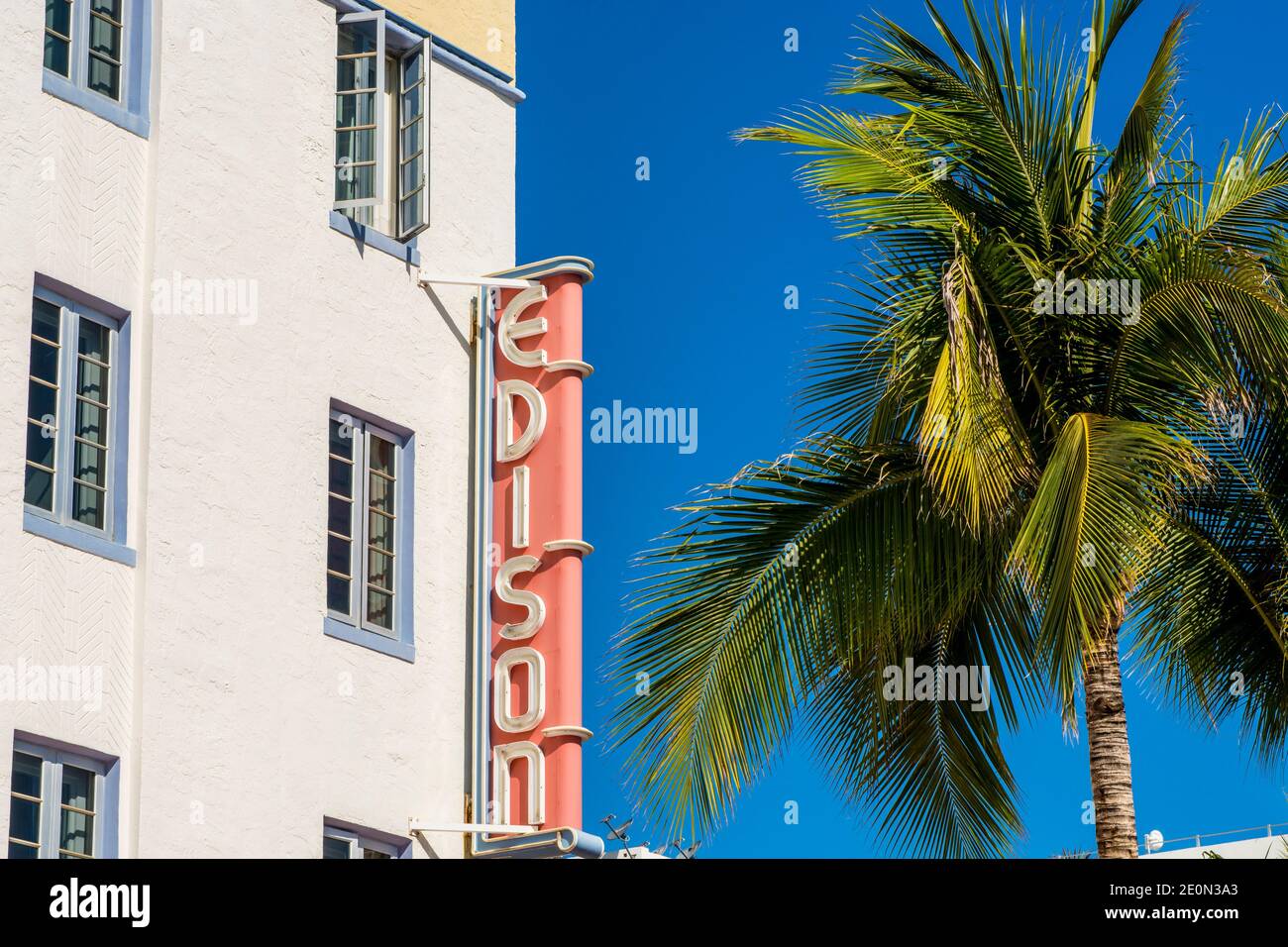 Architecture Art Deco Edison Hotel dans le quartier de South Beach, Miami, Floride. Banque D'Images