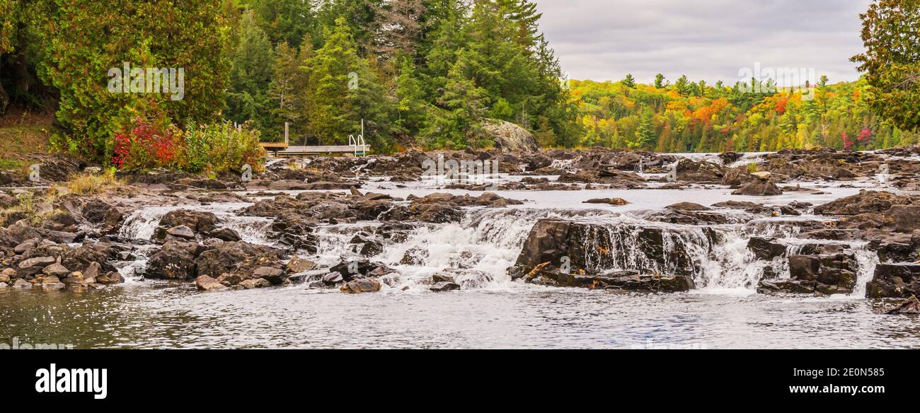 Whitefish Rapids Algonquin Highlands Comté de Haliburton Ontario Canada Banque D'Images