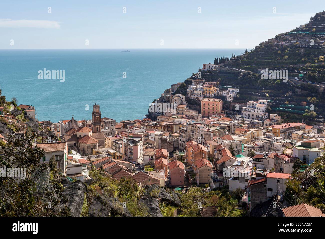 La ville pittoresque de Minori sur la côte amalfitaine à La région de Campanie en Italie Banque D'Images