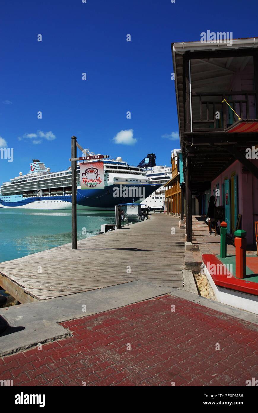 Caraïbes: Antigua: St John's: Terminal de croisière Banque D'Images