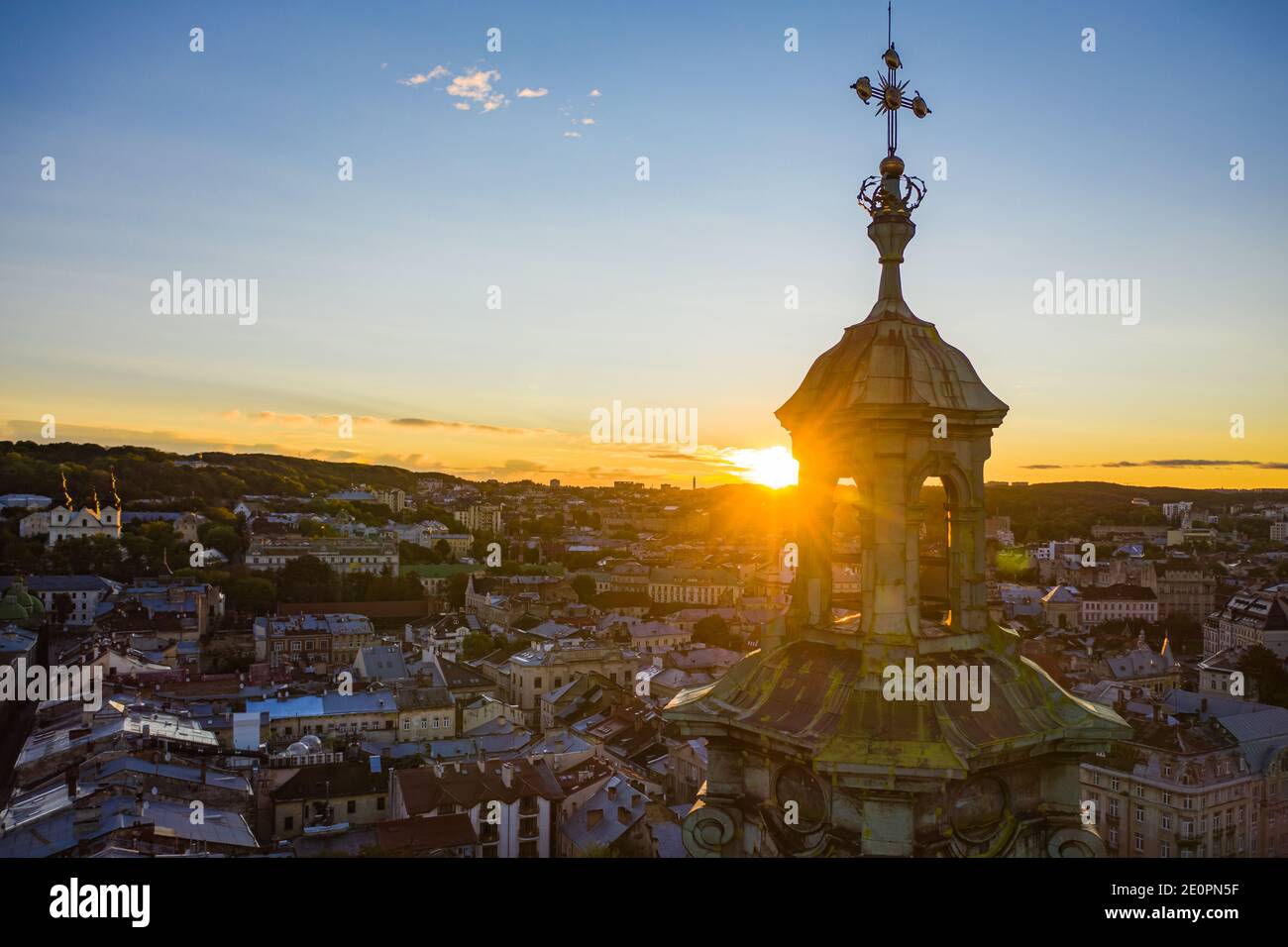 Lviv, Ukraine - 25 août 2020 : vue de drone sur la cathédrale latine de Lviv, Ukraine Banque D'Images