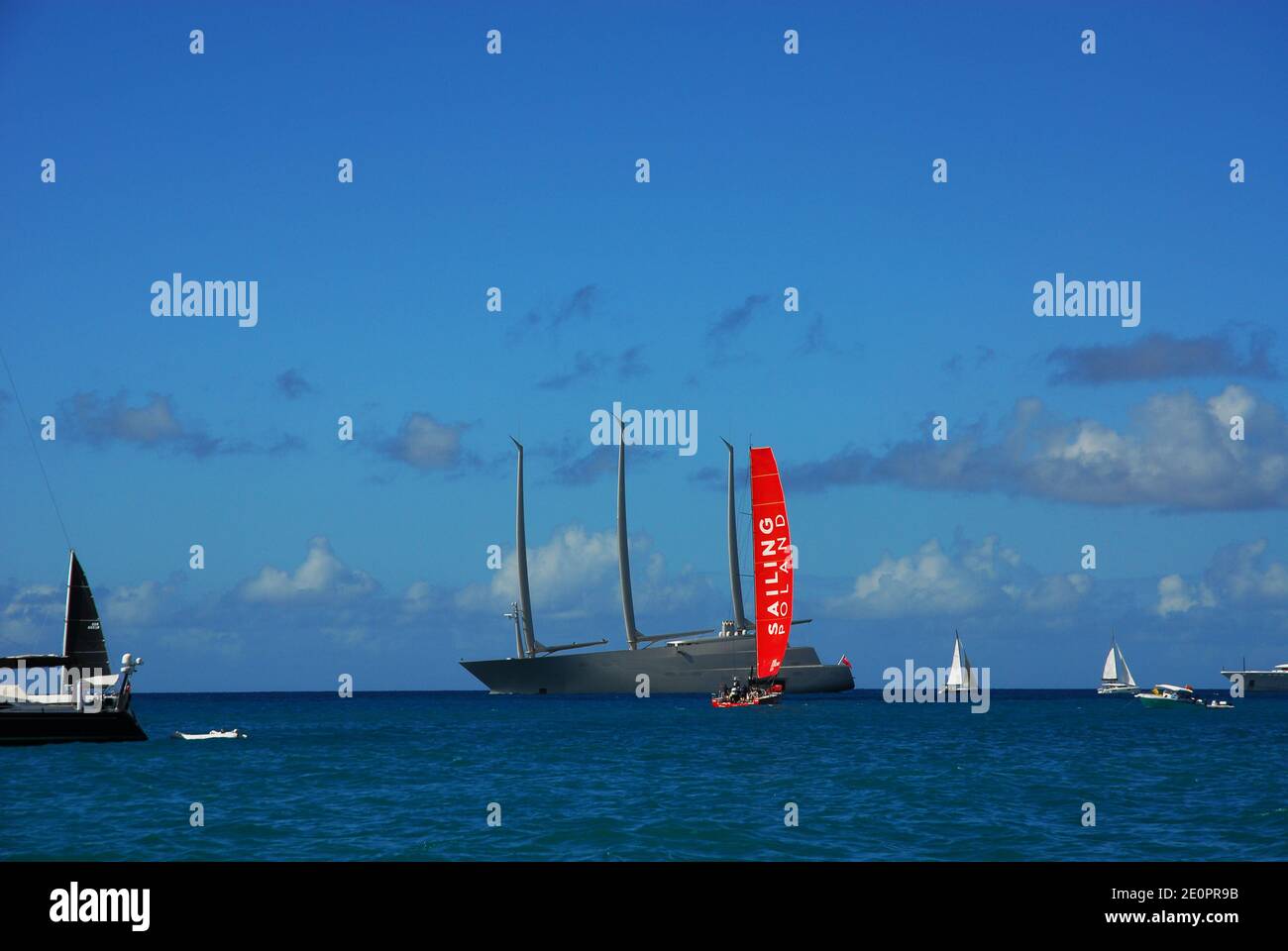 Caraïbes néerlandaises: Sint Maarten: Simpson Bay: Yacht A Banque D'Images