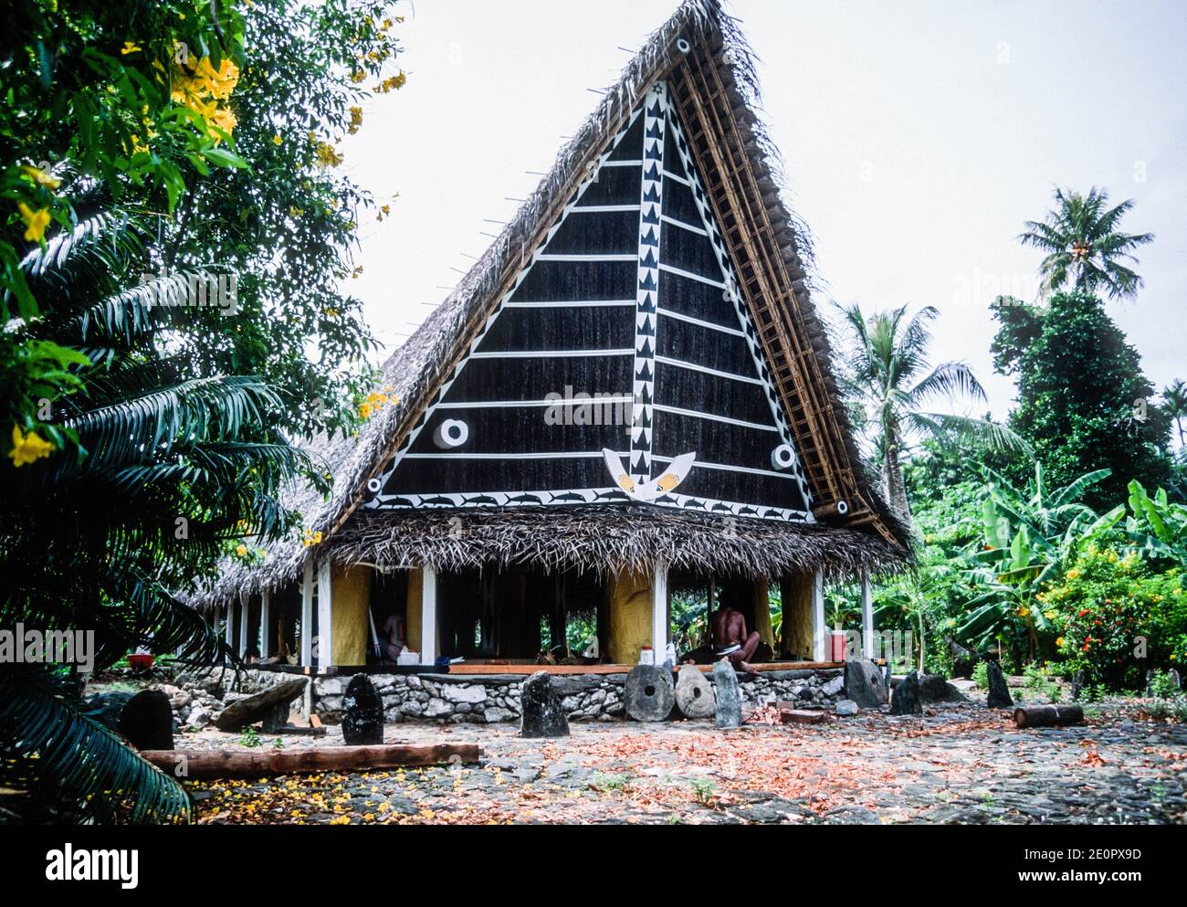 Maison de réunion traditionnelle pour hommes (fauluw). Yap, États fédérés de Micronésie. Banque D'Images