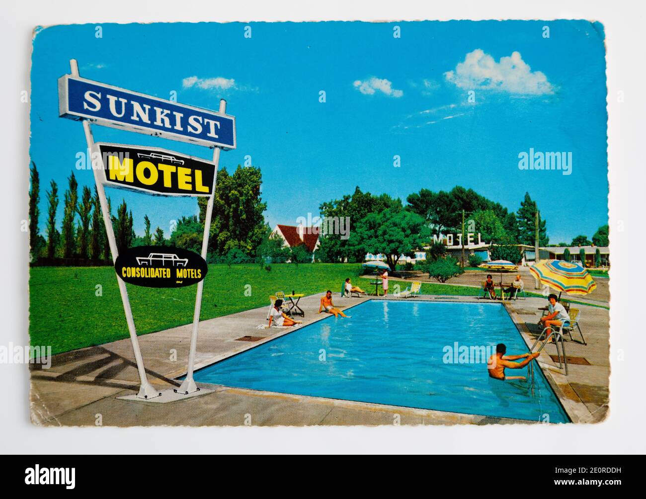 Carte Old Post du Sunkist Motel à Mildura, Victoria, Australie. Montrer les gens dans la piscine. !960 Banque D'Images