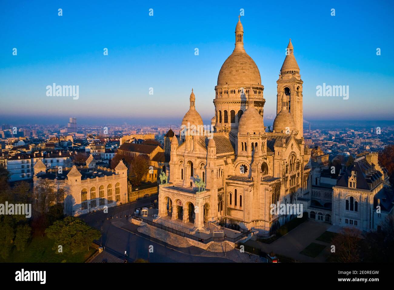 France, Paris (75), la basilique du Sacré coeur sur la colline de Montmartre Banque D'Images