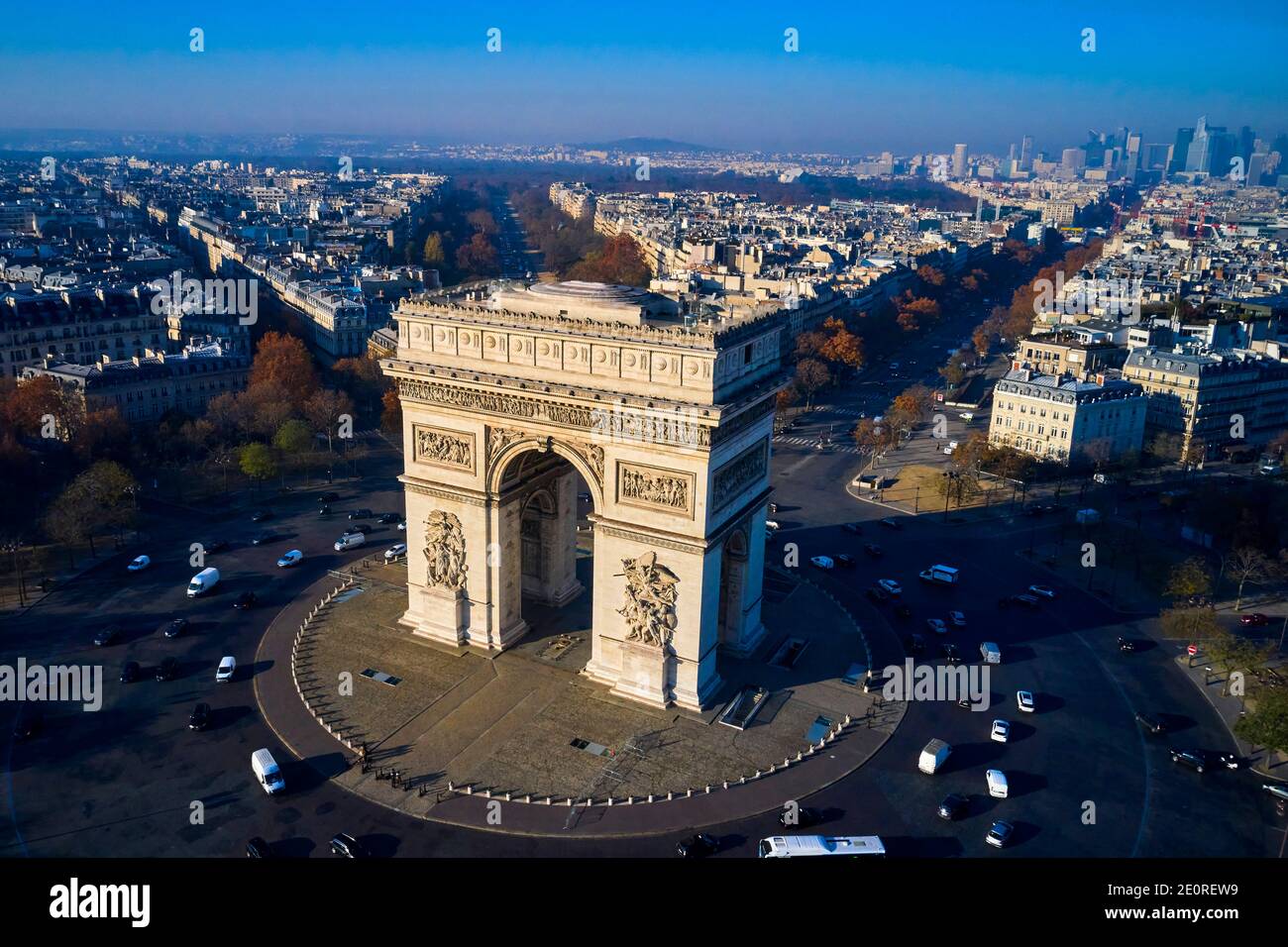 France, Paris (75), place Charles de Gaulle ou de l'Etoile, et l'Arc de Triomphe Banque D'Images