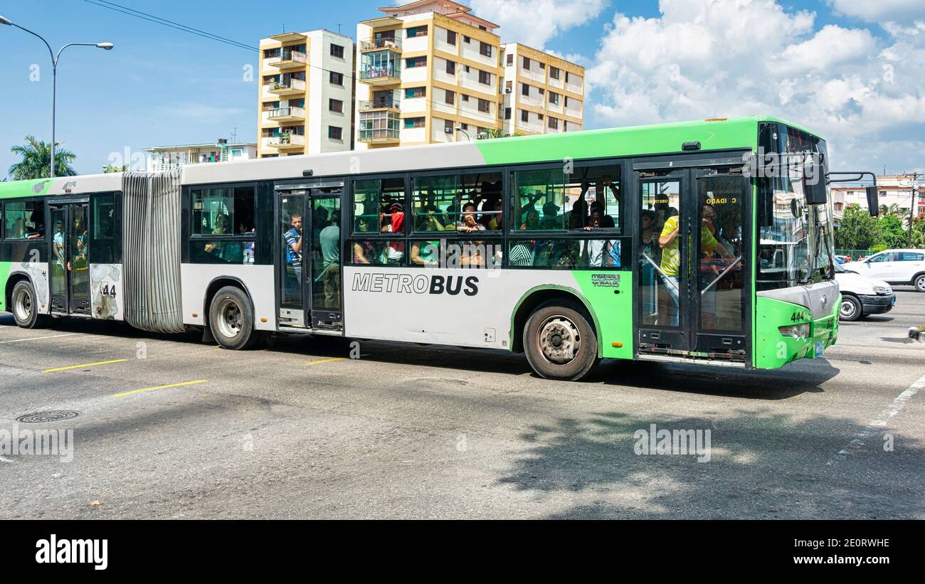 Transports en commun dans un autobus Metrobus Yutong à la Havane, Cuba  Photo Stock - Alamy