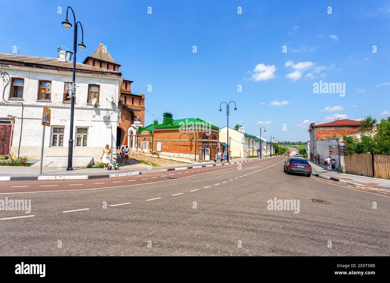 Kolomna, Russie - 7 juillet 2020 : porte de Pyatnitski du Kremlin de Kolomna et musée de Kalach à Kolomna Banque D'Images