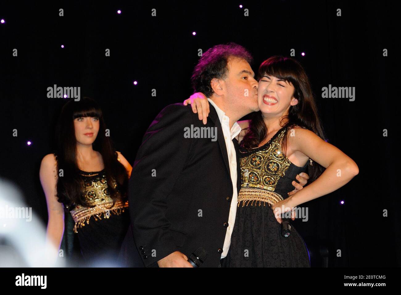 Nolwenn Leroy et Raphaël Mezrahi présents à son inauguration au Musée Grévin à Paris, France, le 8 octobre 2012. Photo d'Alban Wyters/ABACAPRESS.COM Banque D'Images