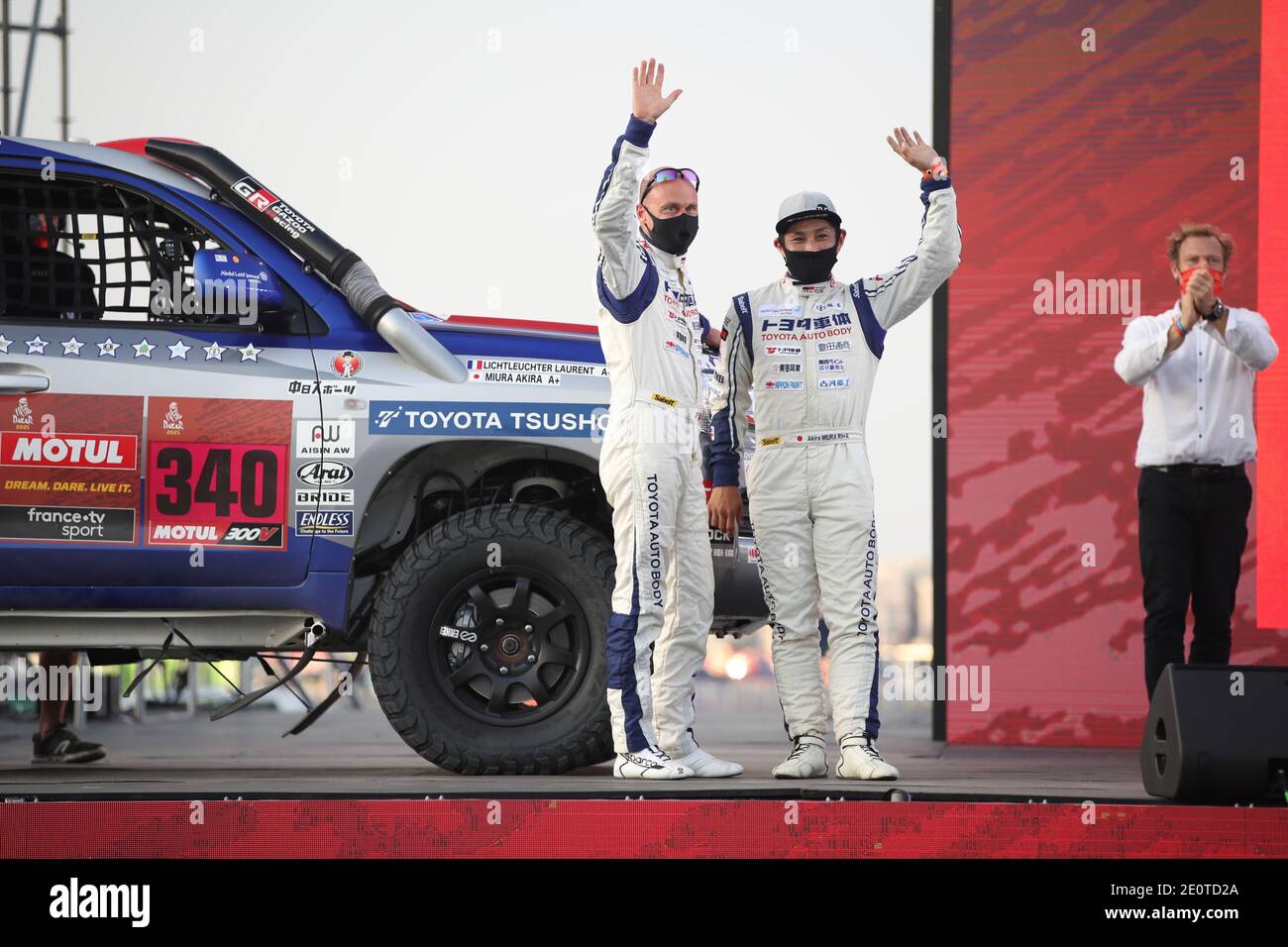 #340 Miura Akira (jpn), Lichtleuchter Laurent (fra), Toyota, Toyota Auto Body, Motul, Auto, action pendant le Dakar 2021é et#x80;Â et#x99;s Prologueue et début de la cérémonie du podium à Jeddah, Arabie Saoudite le 2 janvier 2021 - photo Julien Delfosse / DPPI / DPPI Banque D'Images