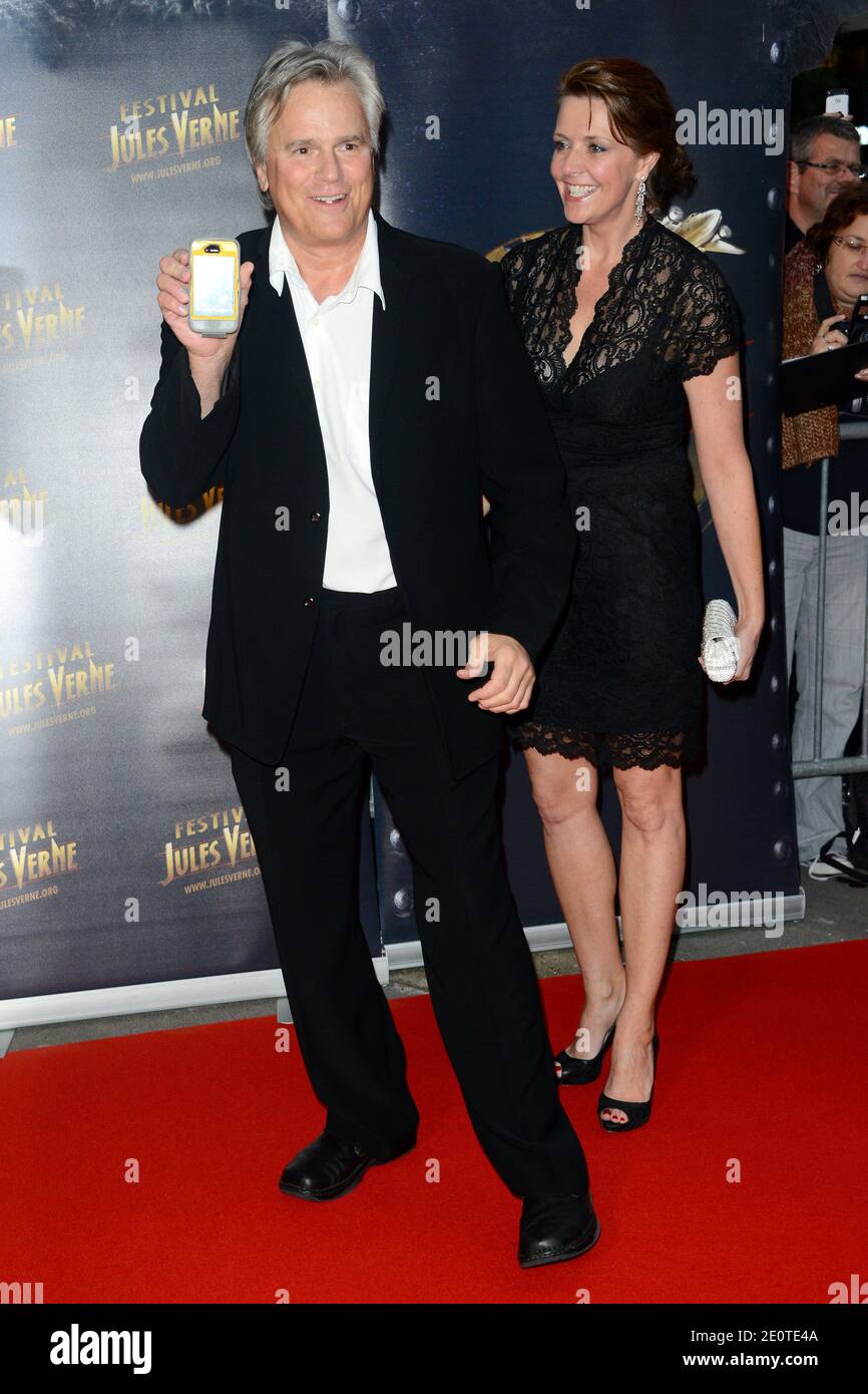 Richard Dean Anderson et Amanda Tapping assistent à la cérémonie d'ouverture du « Festival Jules Verne » qui s'est tenue au théâtre du Grand Rex à Paris, en France, le 10 octobre 2012. Photo de Nicolas Briquet/ABACAPRESS.COM Banque D'Images