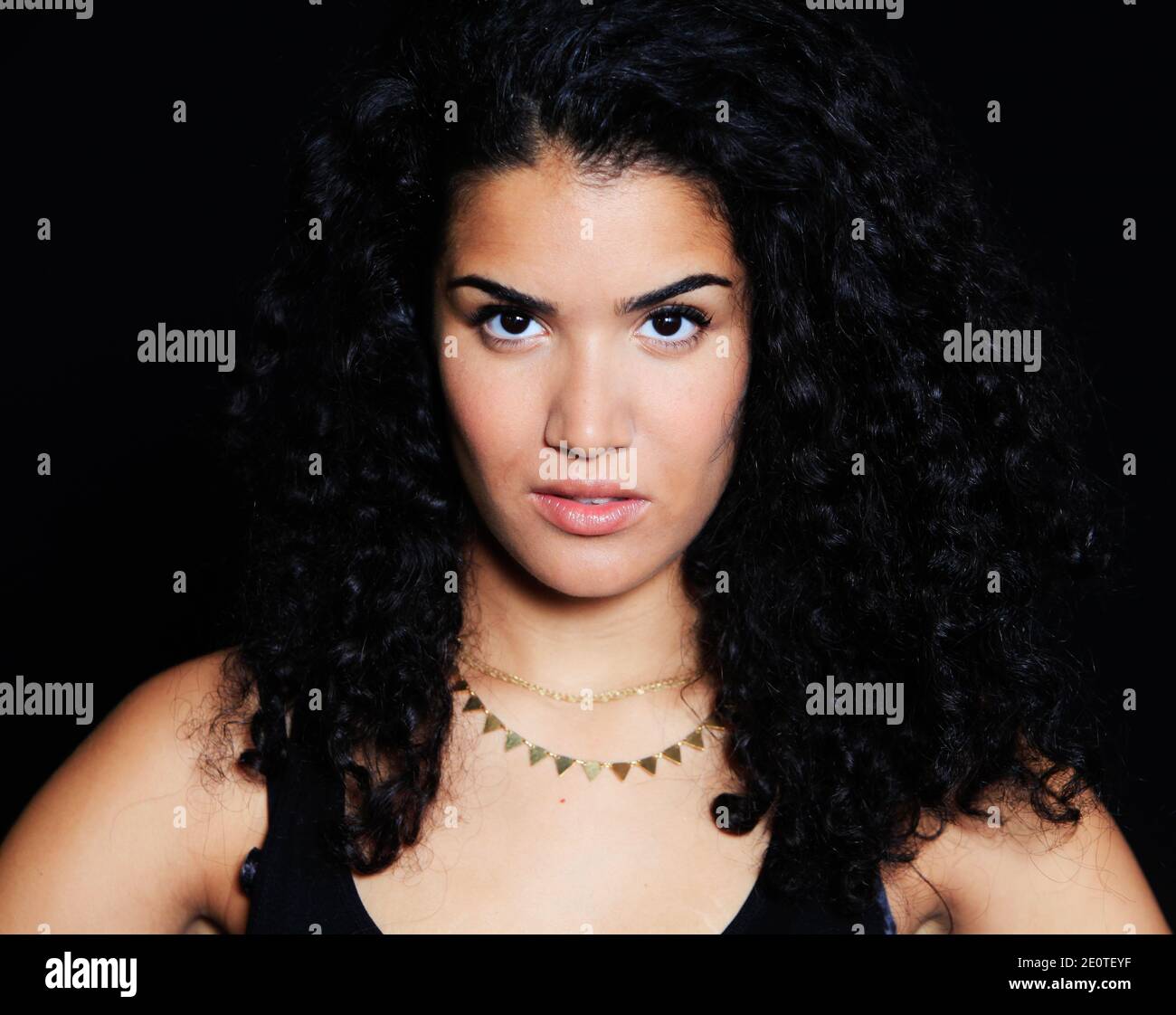 EXCLUSIVE - Sabrina Ouazani pose au 17ème Festival International du film des jeunes réalisateurs de Saint-Jean-de-Luz, à Saint-Jean-de-Luz, le 11 octobre 2012. Photo de Jerome Domine/ABACAPRESS.COM Banque D'Images