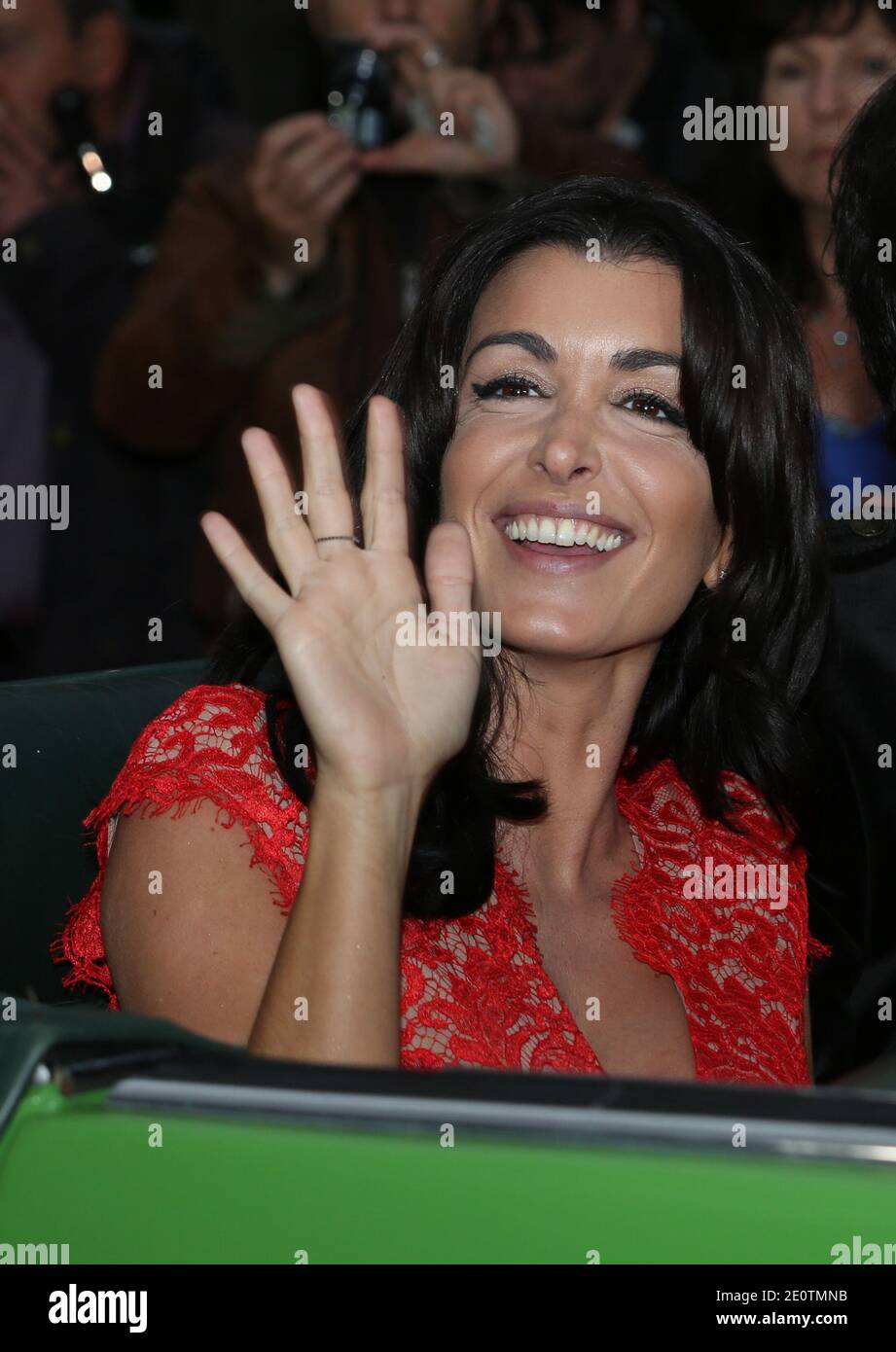 Jenifer participe à une émission télévisée des champs-Élysées à Paris, en France, le 19 octobre 2012. Photo de Denis Guignebourg/ABACAPRESS.COM Banque D'Images