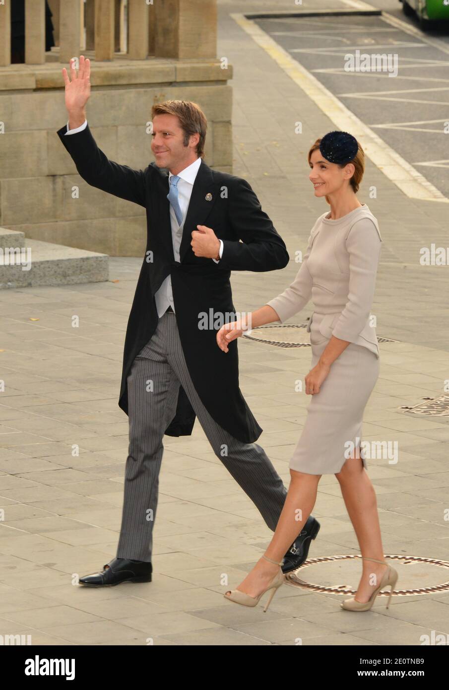 Le prince Emmanuel Philibert de Savoie et son épouse Clotilde Courau arrivent à la cérémonie de mariage du grand-duc héréditaire Guillaume de Luxembourg et de la princesse Stephanie de Luxembourg à la cathédrale notre-Dame de Luxembourg, à Luxembourg, Luxembourg, le 20 octobre 2012. Le Grand-duc héréditaire de Luxembourg, âgé de 30 ans, est le dernier prince héréditaire d'Europe à se marier, épousant sa mariée de 28 ans de la comtesse belge dans une somptueuse cérémonie de 2 jours. Photo de Jeremy Charriau/ABACAPRESS.COM Banque D'Images