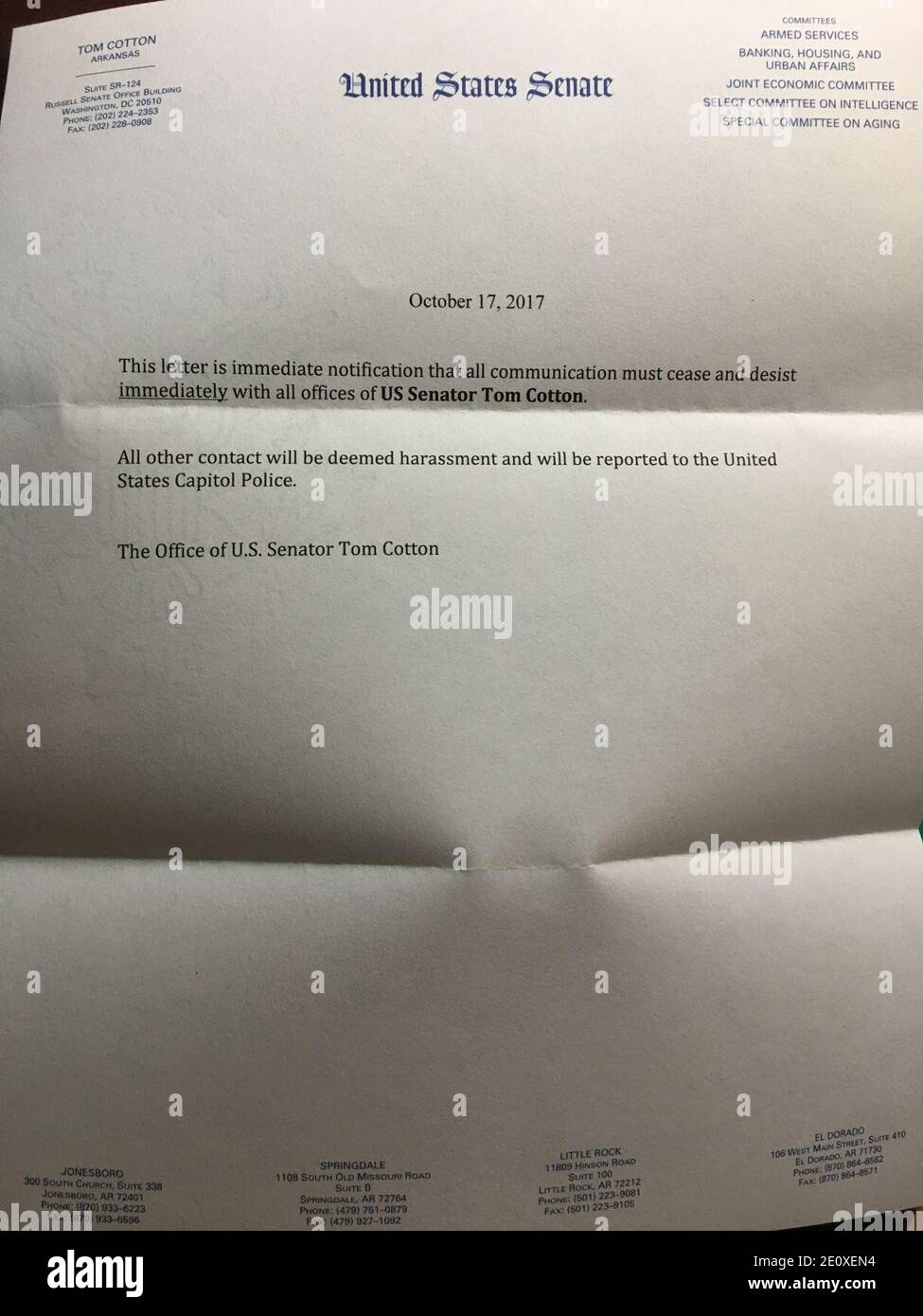 Lettre Du Personnel Du Senateur Americain Tom Cotton R Arkansas Informant Les Gens De Ne Pas Appeler Ou Ecrire Photo Stock Alamy