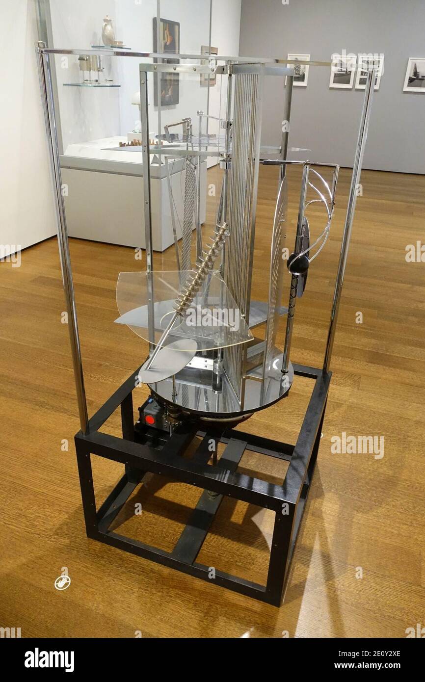 Prop. Lumière pour un étage électrique (modulateur d'espace lumineux) par Laszlo Moholy-Nagy, 1930 avec modifications ultérieures, aluminium, acier, laiton nickelé, etc., plastique, bois Banque D'Images