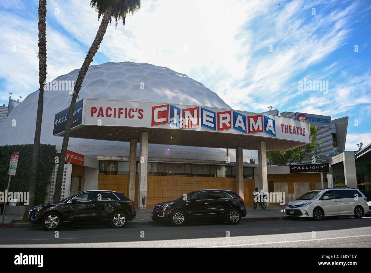 The ArcLight Cinemas Hollywood également connu sous le nom de Cinerama Dome est vu, le mercredi 30 décembre 2020 à Los Angeles. (Dylan Stewart/image du sport) Banque D'Images