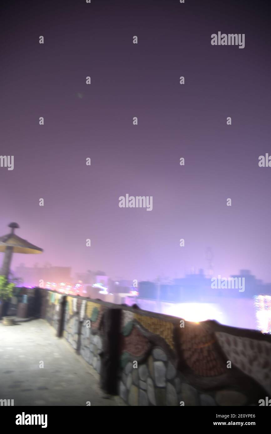 Feux d'artifice du ciel ciel ciel incroyable pendant la fête religieuse indienne de Diwali / Depawali à New Delhi, Inde Banque D'Images