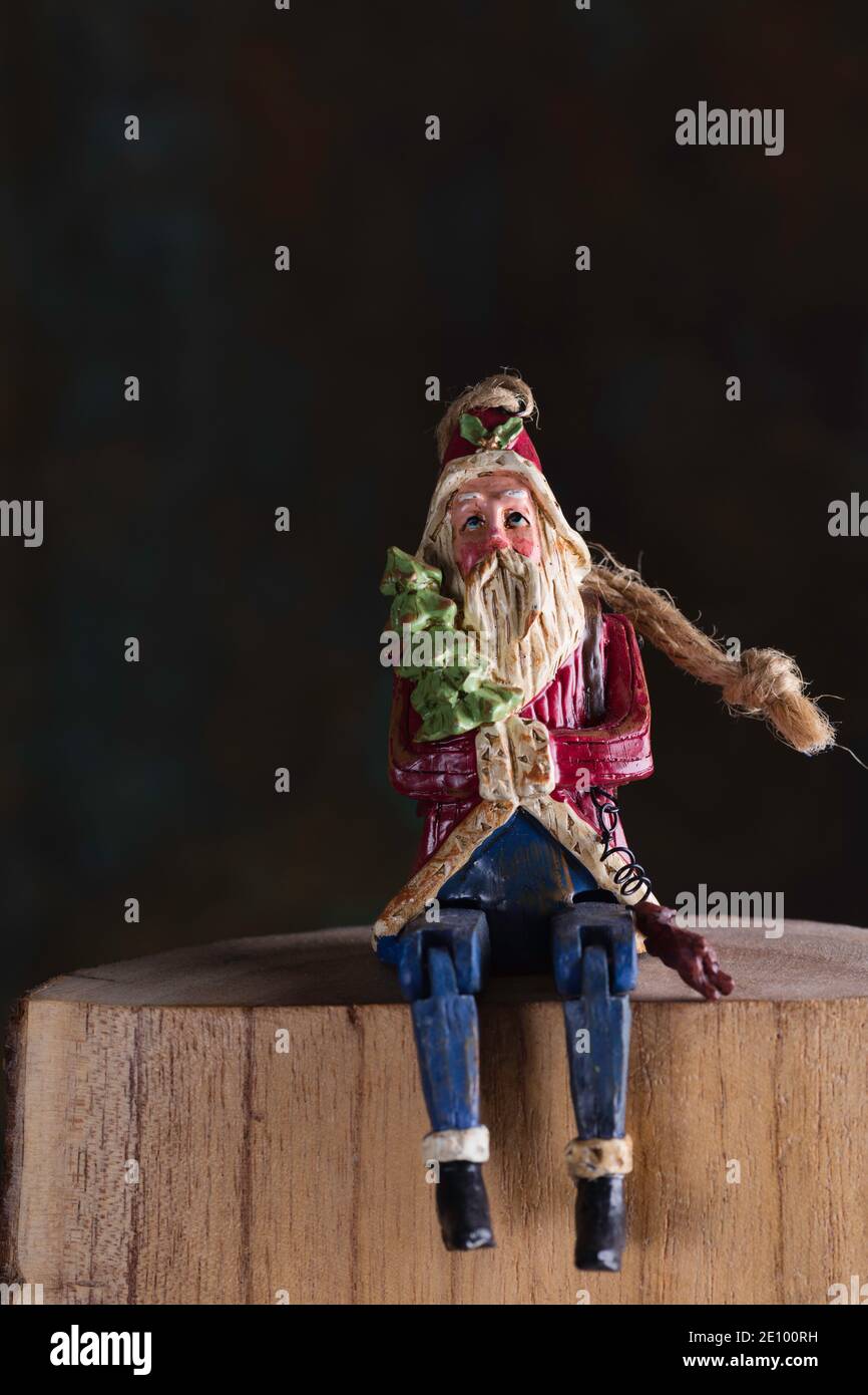 Juste une vieille décoration de Noël de Père en bois. Banque D'Images