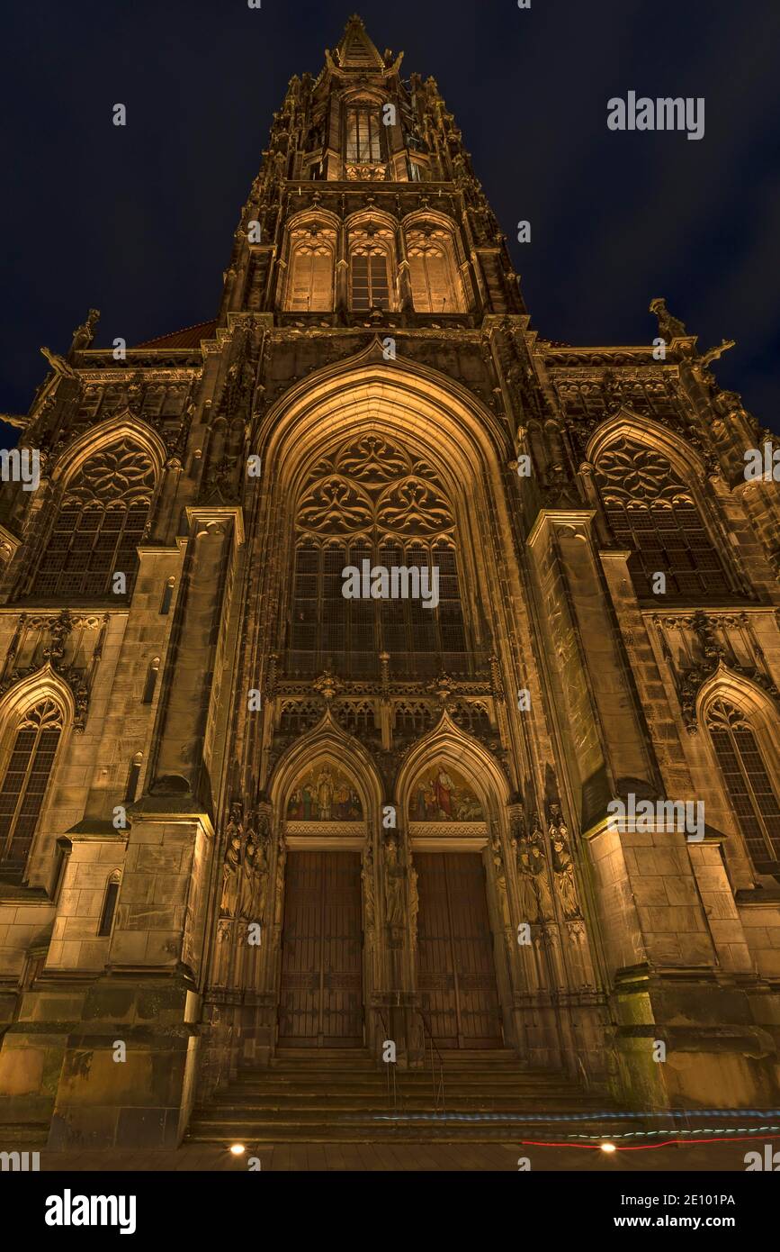 Église gothique tardif Saint-Lamberti dans la lumière du soir, Münster, Rhénanie-du-Nord-Westphalie, Allemagne, Europe Banque D'Images
