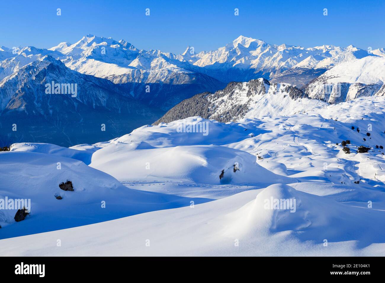 Alpes suisses, Alphubel, 4206 (m), Dom, 4545 m, Mischabel, Matterhorn, 4477 m, Weisshorn, 4505 m, Patrimoine mondial de l'UNESCO, Valais, Suisse, Europe Banque D'Images