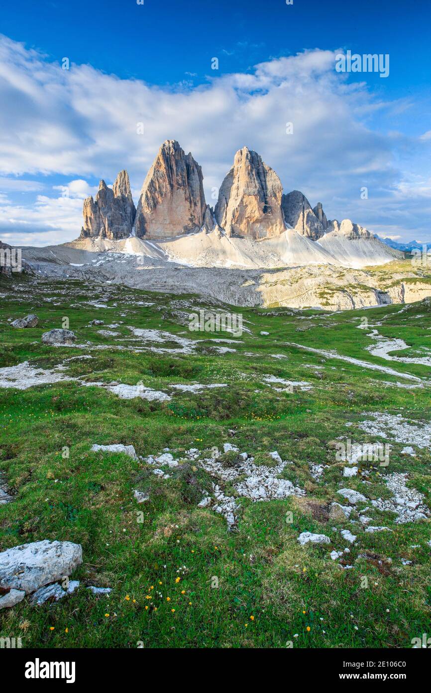 Piste cyclable autour des trois sommets, trois Pinnacles, Dolomites, Tyrol du Sud, Italie, Europe Banque D'Images